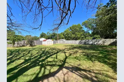 916 Poindexter Avenue, Cleburne, TX 76033 - Photo 13