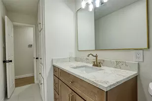 729 Oakwood Ave, Hurst, TX 76053 - Photo 29