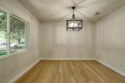 729 Oakwood Avenue, Hurst, TX 76053 - Photo 5