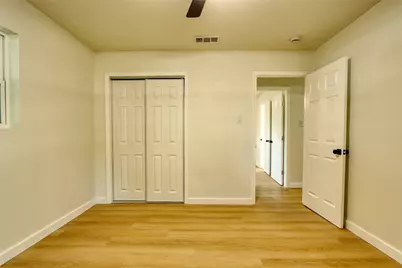 729 Oakwood Avenue, Hurst, TX 76053 - Photo 15
