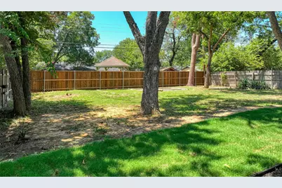 729 Oakwood Avenue, Hurst, TX 76053 - Photo 33