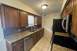 2721 Hurstview Dr, Hurst, TX 76054 - Photo 3