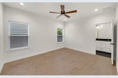 833 N Bailey Avenue, Fort Worth, TX 76107 - Photo 13
