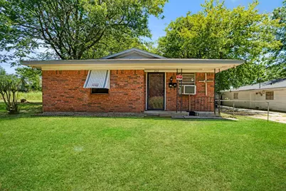 202 4th Street NW, Paris, TX 75460 - Photo 1
