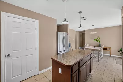 250 S Shore Place, Lewisville, TX 75067 - Photo 13
