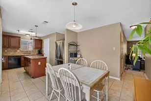 250 S Shore Pl, Lewisville, TX 75067 - Photo 9