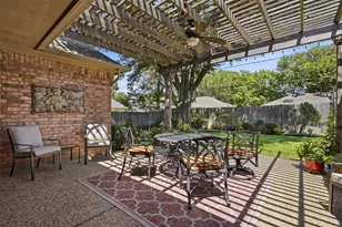 6009 Wallace Meadows Ct, Arlington, TX 76001 - Photo 9