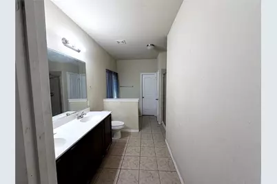 5509 Thunder Bay Drive, Fort Worth, TX 76119 - Photo 5