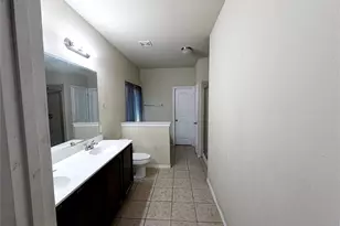 5509 Thunder Bay Dr, Fort Worth, TX 76119 - Photo 5