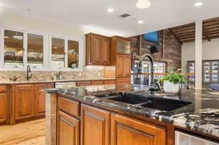 1011 Thornridge Ct, Argyle, TX 76226 - Photo 9
