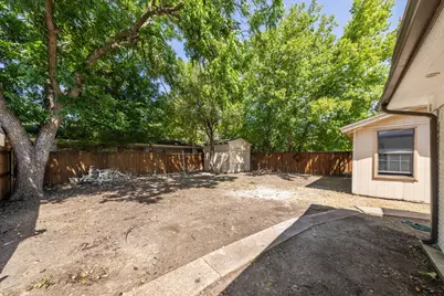 2110 Tompkins Drive, Grand Prairie, TX 75051 - Photo 35
