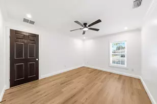 2110 Tompkins Dr, Grand Prairie, TX 75051 - Photo 27