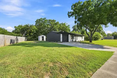 703 Casa Linda Street, Ennis, TX 75119 - Photo 5