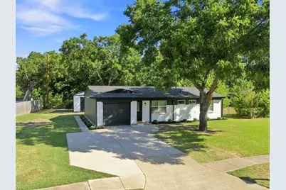 703 Casa Linda Street, Ennis, TX 75119 - Photo 3
