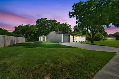 703 Casa Linda Street, Ennis, TX 75119 - Photo 35