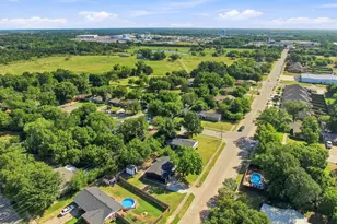 703 Casa Linda St, Ennis, TX 75119 - Photo 31