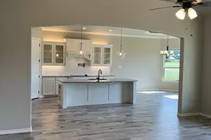 173 Crenshaw Ct, Stephenville, TX 76401 - Photo 3