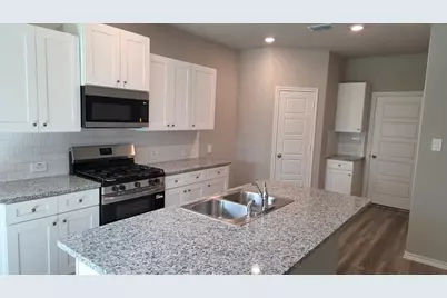 15629 Leinster Pass, Fort Worth, TX 76247 - Photo 3
