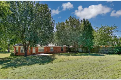 1423 S Howeth Street, Gainesville, TX 76240 - Photo 35