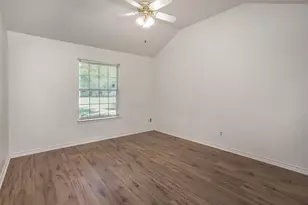 1423 S Howeth St, Gainesville, TX 76240 - Photo 21