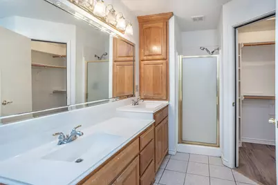 1423 S Howeth Street, Gainesville, TX 76240 - Photo 25