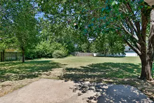 1423 S Howeth St, Gainesville, TX 76240 - Photo 33