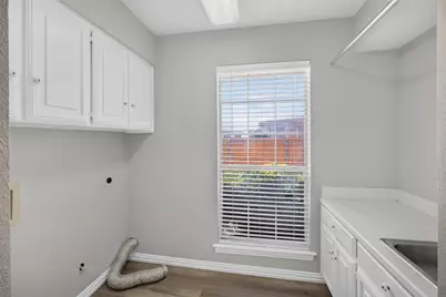 1037 McCoy Drive, Irving, TX 75062 - Photo 15