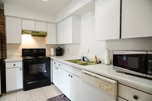 27 W Townhouse Ln, Grand Prairie, TX 75052 - Photo 7