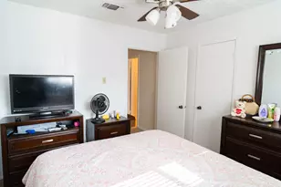 27 W Townhouse Ln, Grand Prairie, TX 75052 - Photo 21