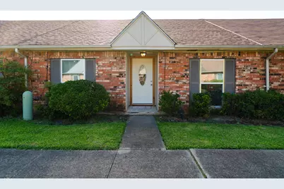 27 W Townhouse Lane, Grand Prairie, TX 75052 - Photo 1