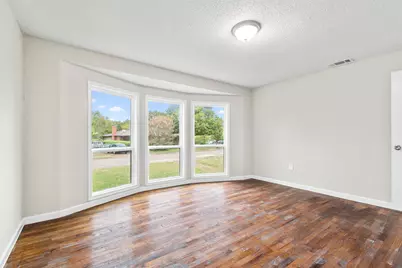 2336 Glencrest Drive, Fort Worth, TX 76119 - Photo 11