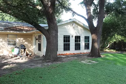 1210 Cozby Street S, Benbrook, TX 76126 - Photo 21