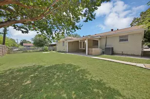 8533 Blossom Ln, Dallas, TX 75227 - Photo 35