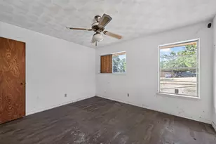 926 SE 5th St, Grand Prairie, TX 75051 - Photo 23