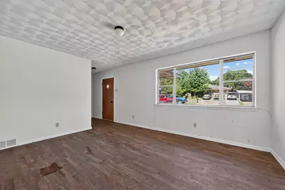 926 SE 5th Street, Grand Prairie, TX 75051 - Photo 3