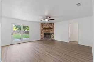 1206 Hemphill Dr, Cleburne, TX 76033 - Photo 5