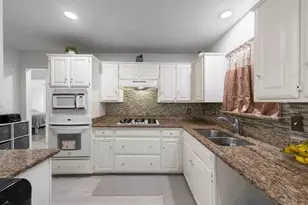 2546 Havenhurst St, Farmers Branch, TX 75234 - Photo 7