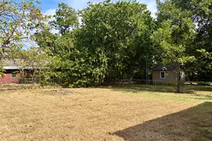 2225 N Shannon St, Sherman, TX 75092 - Photo 15