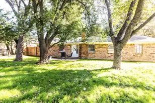 421 Apple Blossom Ln, Hurst, TX 76053 - Photo 15