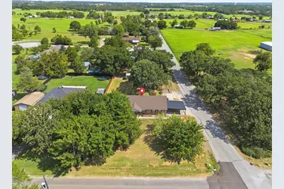 1115 E 6th Street, Springtown, TX 76082 - Photo 35