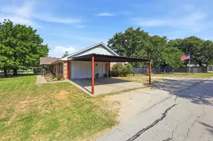 1115 E Sixth St, Springtown, TX 76082 - Photo 5