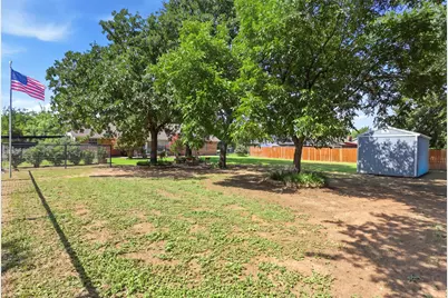 1115 E 6th Street, Springtown, TX 76082 - Photo 33