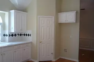 1406 Oxford Dr, Mansfield, TX 76063 - Photo 9