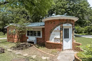 501 Lakeshore Rd, Shady Shores, TX 76208 - Photo 1