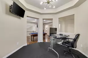 2029 N Hill Dr, Irving, TX 75038 - Photo 37