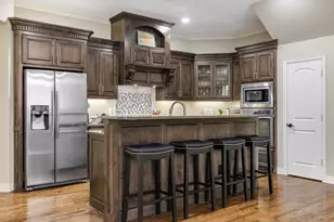 2029 N Hill Dr, Irving, TX 75038 - Photo 13