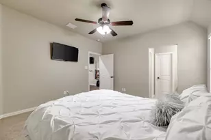 2029 N Hill Dr, Irving, TX 75038 - Photo 33