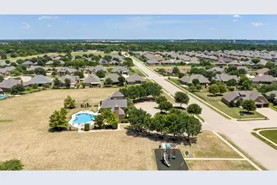 509 River Bank Court, Granbury, TX 76049 - Photo 39