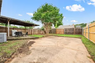 2911 Post Oak Dr, Euless, TX 76039 - Photo 23