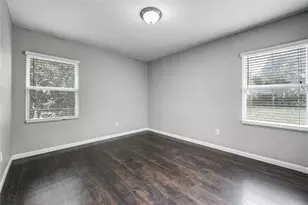802 E Dallas St, Mansfield, TX 76063 - Photo 13